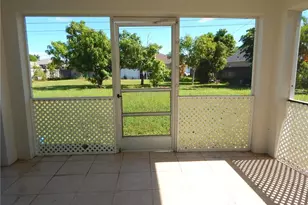 135 SE 29th St, Cape Coral, FL 33904 - Photo 14