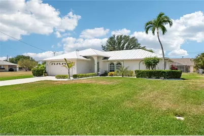 914 SW 3rd Ave, Cape Coral, FL 33991 - Photo 2