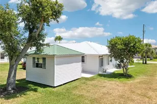 914 SW 3rd Ave, Cape Coral, FL 33991 - Photo 36