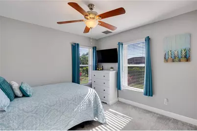 201 SW 35th St, Cape Coral, FL 33914 - Photo 12