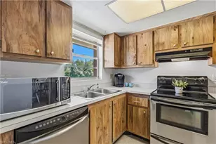 16881 Davis Rd, Fort Myers, FL 33908 - Photo 14