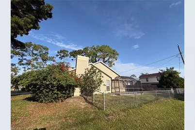9225 Pineapple Rd, Fort Myers, FL 33967 - Photo 22