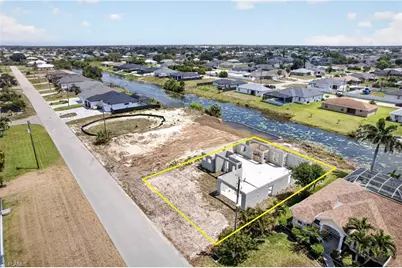 1003 NE 10th Pl, Cape Coral, FL 33909 - Photo 2
