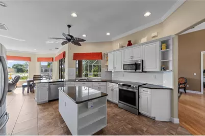 3733 SE 12th Pl, Cape Coral, FL 33904 - Photo 12