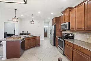 8515 Oakshade Cir, Fort Myers, FL 33919 - Photo 12