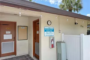 9305 Lake Park Dr, Fort Myers, FL 33919 - Photo 22