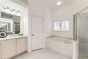 8864 New Castle Dr, Fort Myers, FL 33908 - Photo 16
