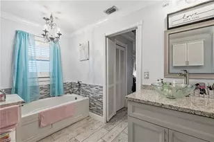 1818 NE 2nd St, Cape Coral, FL 33909 - Photo 20