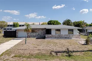 1522 Shelby Pkwy, Cape Coral, FL 33904 - Photo 1