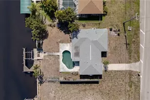 1522 Shelby Pkwy, Cape Coral, FL 33904 - Photo 20