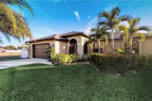 132 SE 27th Terrace, Cape Coral, FL 33904 - Photo 2