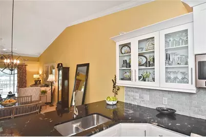 10381 McArthur Palm Ln #2721, Fort Myers, FL 33966 - Photo 8