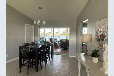 22 SE 10th Ave, Cape Coral, FL 33990 - Photo 4