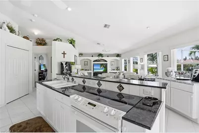 241 SE 29th Ter, Cape Coral, FL 33904 - Photo 26