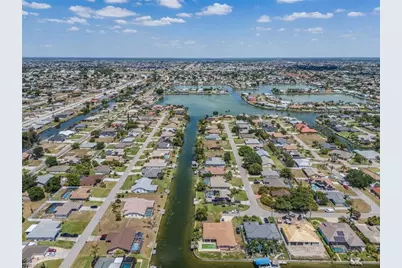 508 SE 9th Pl, Cape Coral, FL 33990 - Photo 2