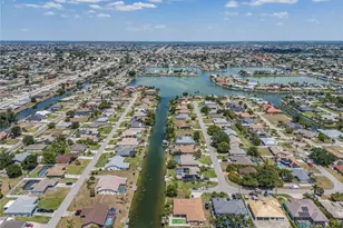 508 SE 9th Pl, Cape Coral, FL 33990 - Photo 2