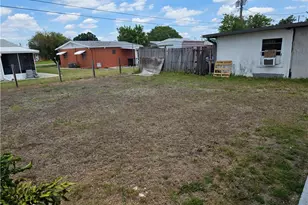 1117 Vineyard St, Lehigh Acres, FL 33936 - Photo 4