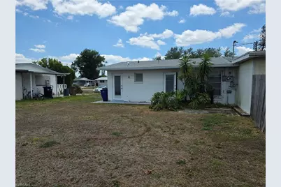 1117 Vineyard St, Lehigh Acres, FL 33936 - Photo 16