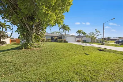 311 SW 19th Ln, Cape Coral, FL 33991 - Photo 34