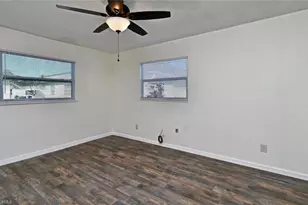 9 Hamlin Ct, Lehigh Acres, FL 33936 - Photo 12