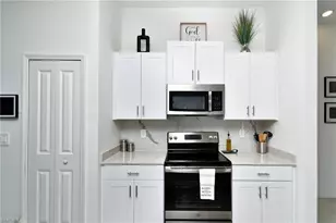 20340 Caroline Crk Pl, Lehigh Acres, FL 33974 - Photo 10