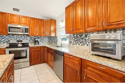 202 SE 10th Ter, Cape Coral, FL 33990 - Photo 14