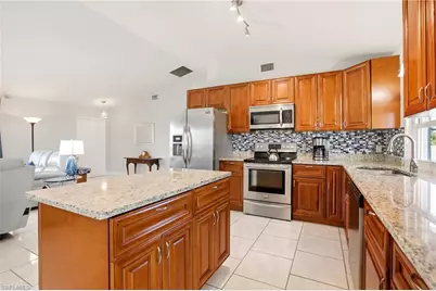 202 SE 10th Ter, Cape Coral, FL 33990 - Photo 10