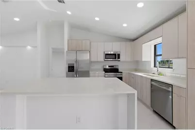 1906 NE 16th Pl, Cape Coral, FL 33909 - Photo 10
