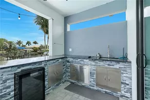 2419 Country Club Blvd, Cape Coral, FL 33990 - Photo 20
