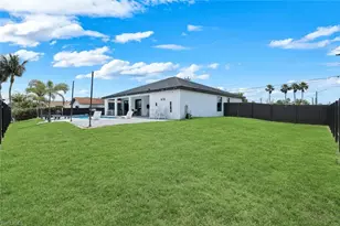 2419 Country Club Blvd, Cape Coral, FL 33990 - Photo 38