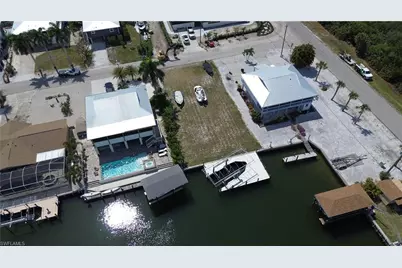 2480 Sycamore St, Saint James City, FL 33956 - Photo 4