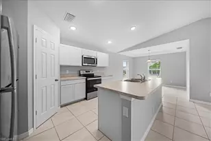 1426 NE 34th St, Cape Coral, FL 33909 - Photo 10