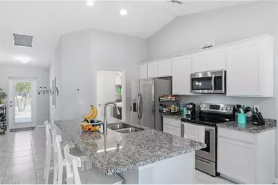 516 NW 6th Ter, Cape Coral, FL 33993 - Photo 6