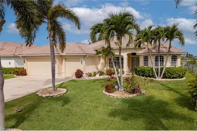 2506 Retunda Pkwy W, Cape Coral, FL 33904 - Photo 2