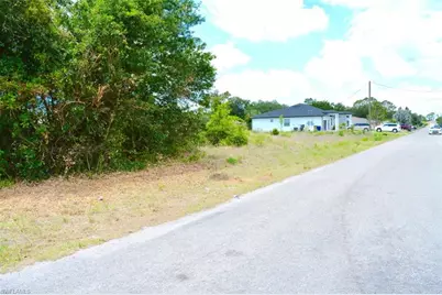 4507 27th St SW, Lehigh Acres, FL 33973 - Photo 8