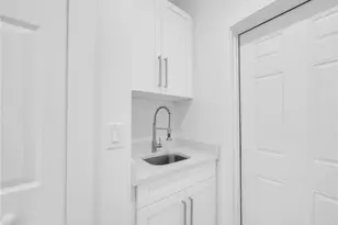 1201 NE 12th Pl, Cape Coral, FL 33909 - Photo 10