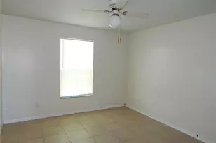 135 SE 29th St, Cape Coral, FL 33904 - Photo 12