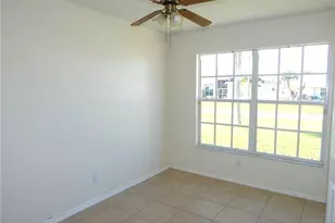135 SE 29th St, Cape Coral, FL 33904 - Photo 10