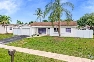 8641 NW 8th St, Pembroke Pines, FL 33024 - Photo 2