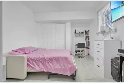 8641 NW 8th St, Pembroke Pines, FL 33024 - Photo 14