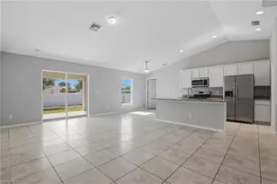 2812 NE 2nd Pl, Cape Coral, FL 33909 - Photo 6