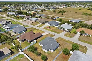 2812 NE 2nd Pl, Cape Coral, FL 33909 - Photo 44