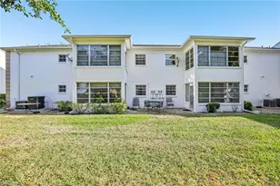1514 Edgewater Cir, Fort Myers, FL 33919 - Photo 34