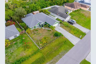 418 Windermere Dr, Lehigh Acres, FL 33972 - Photo 2