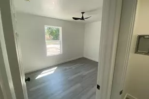 231 Santa Cruz St, North Fort Myers, FL 33903 - Photo 6