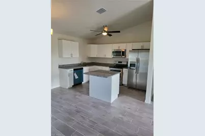 1714 NE 10th Ln, Cape Coral, FL 33909 - Photo 2
