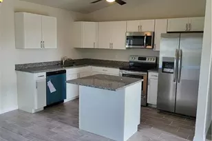 1714 NE 10th Ln, Cape Coral, FL 33909 - Photo 2