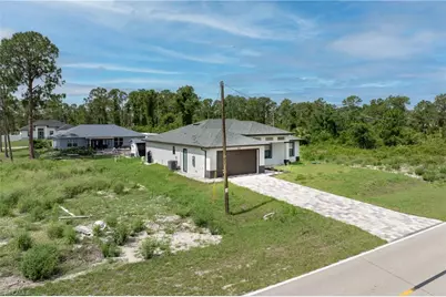 928 Milwaukee Blvd, Lehigh Acres, FL 33974 - Photo 4