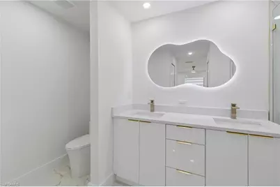 2201 NE 10th Pl, Cape Coral, FL 33909 - Photo 26