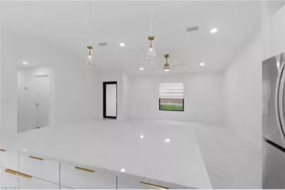 2201 NE 10th Pl, Cape Coral, FL 33909 - Photo 14